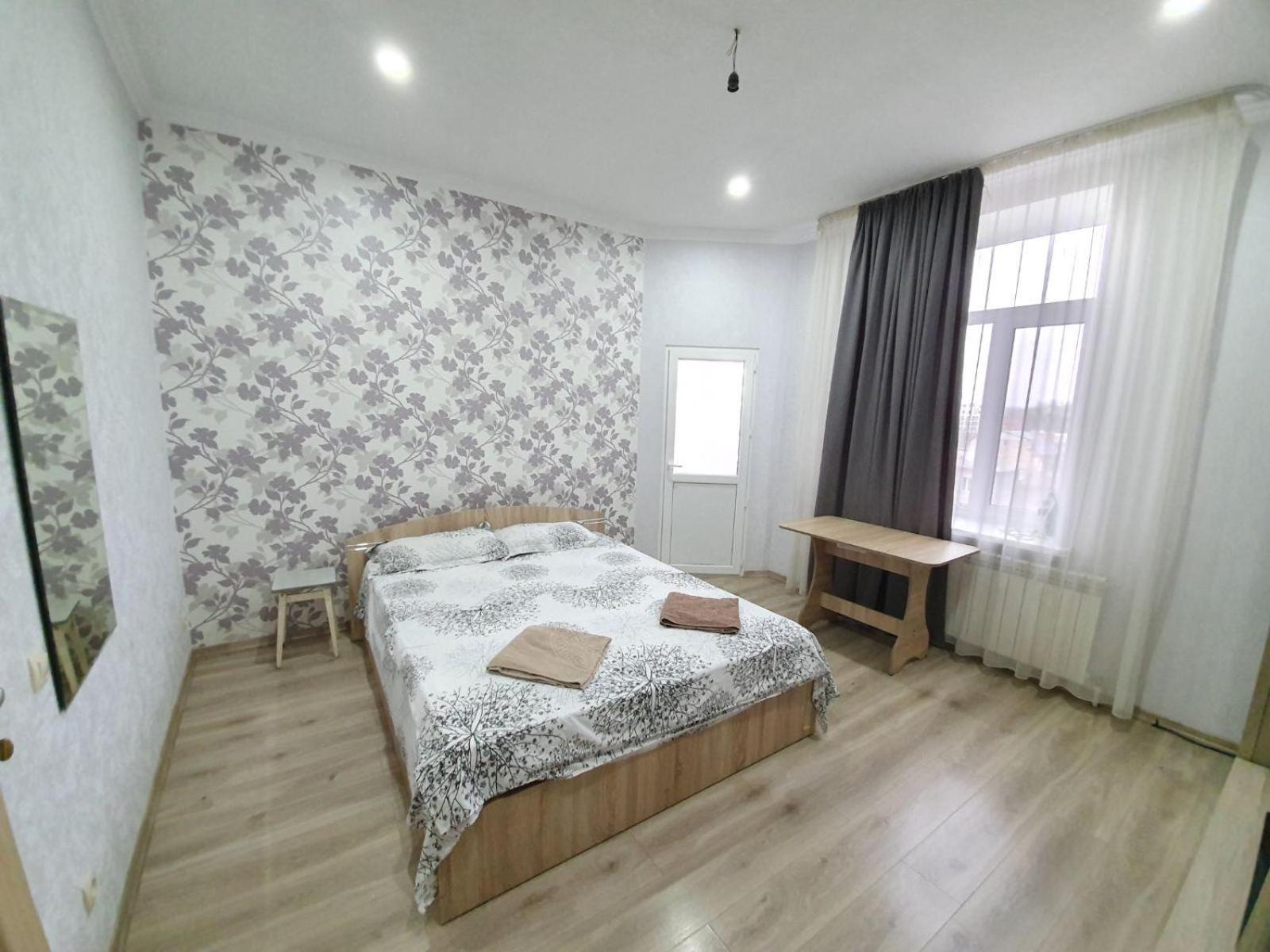 Tourist Home At Stefan Cel Mare With 2 Rooms Chisinau Exterior foto